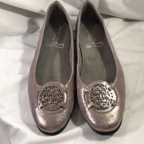 aerosoles suede flats